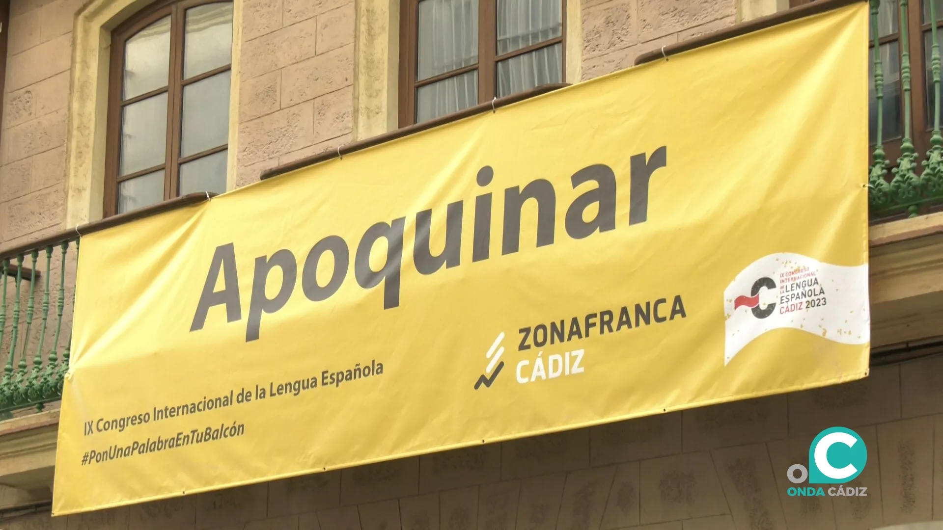 Así luce uno de los balcones de la sede de la APC de Cádiz en la calle Ancha