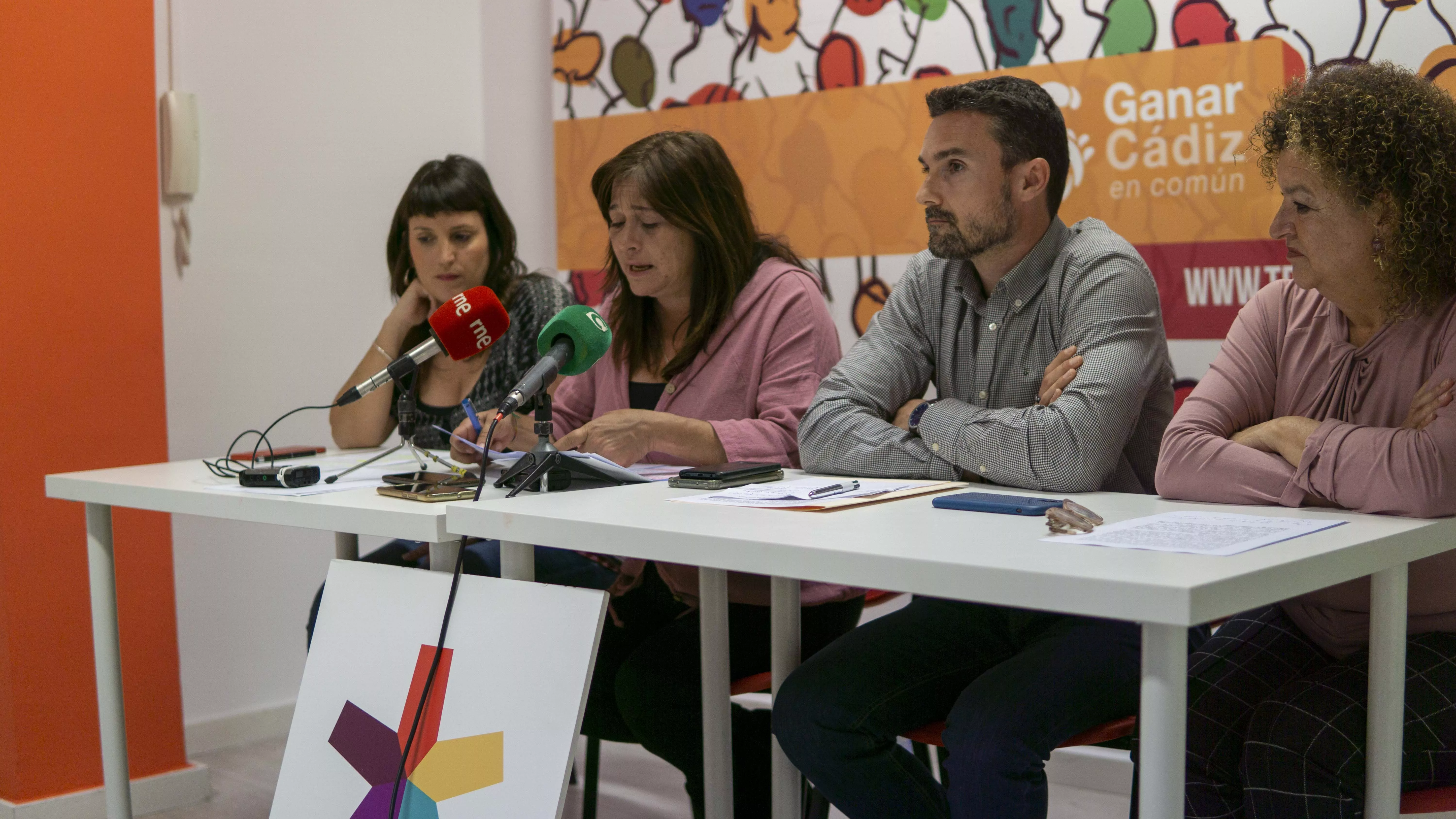 Los 4 ediles de Ganar Cádiz en rueda de prensa 