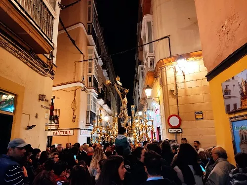 El viernes se celebraron dos Vía Crucis por las calles de la ciudad