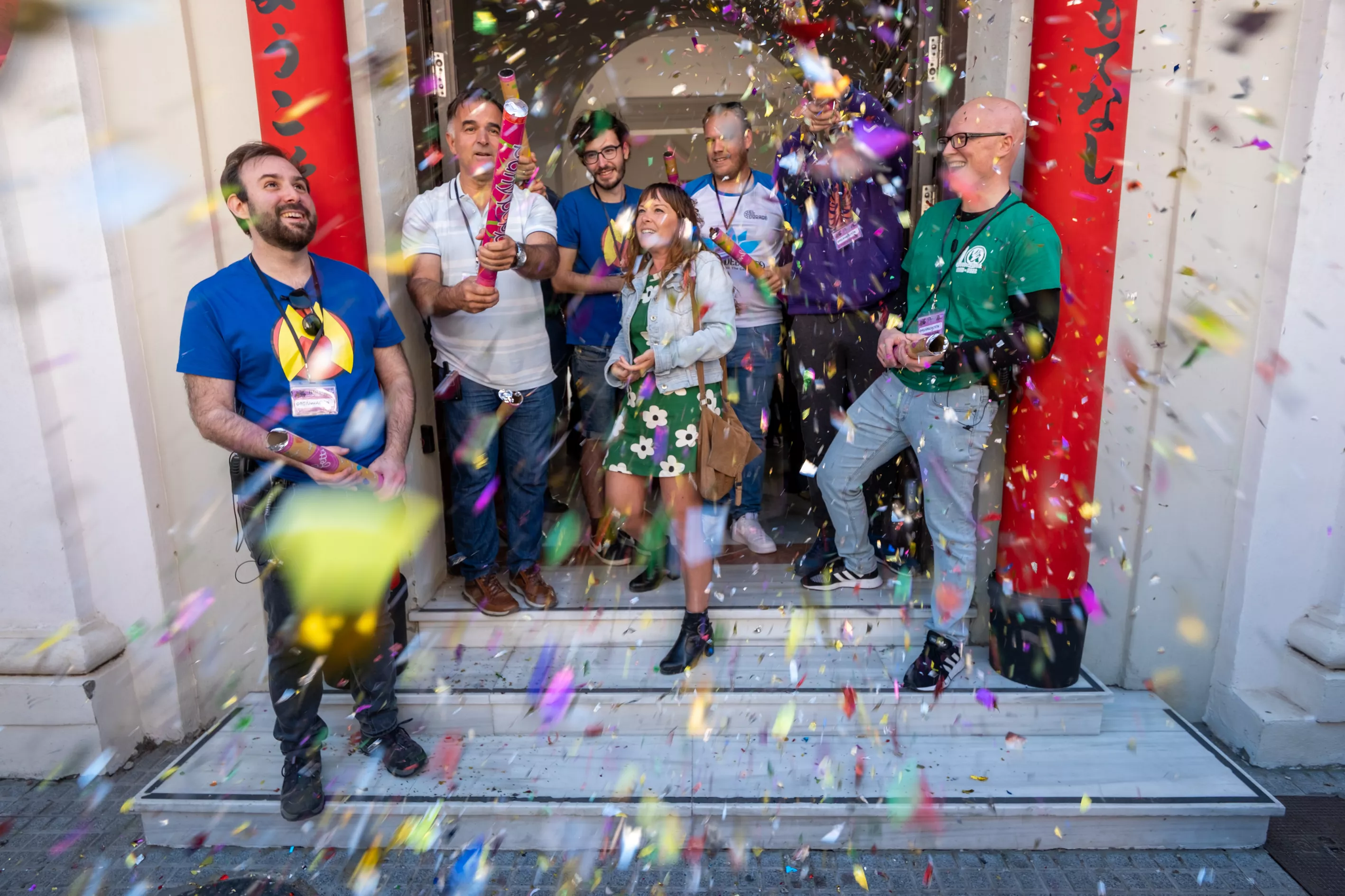 La concejala de Juventud e Infancia, Lorena Garrón, junto a otros miembros de la organización en la inauguración 