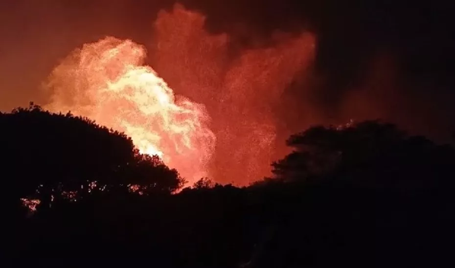 La dirección de la emergencia ha desalojado en prevención a un total de 70 personas de la barriada de El Chaparral que han sido desplazados a la venta El Tropezón,