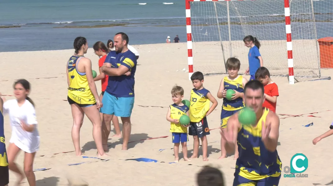 Jornada celebrada en la arena de la playa de La Victoria este sábado