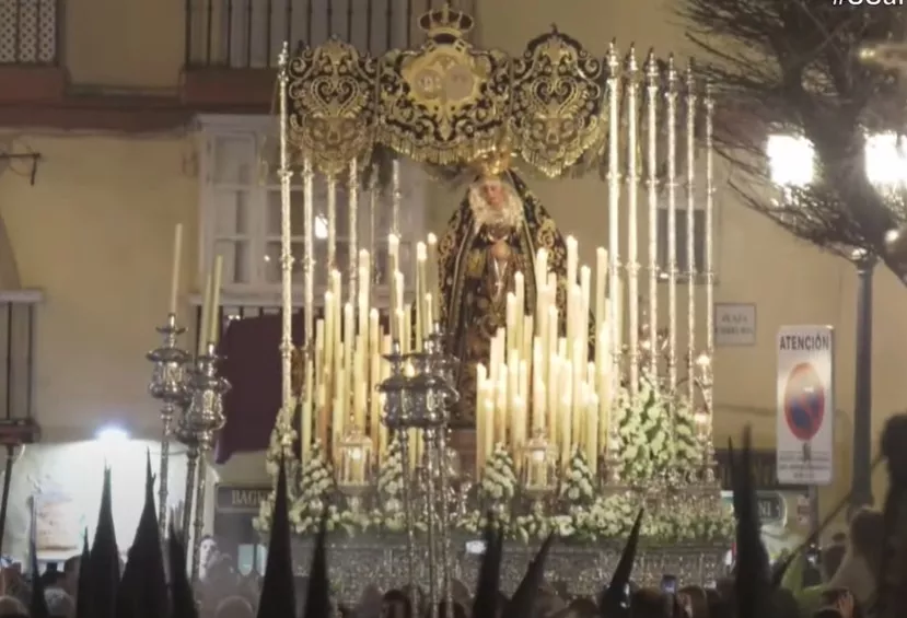 La Junta recupera las saetas en la plaza de Candelaria.