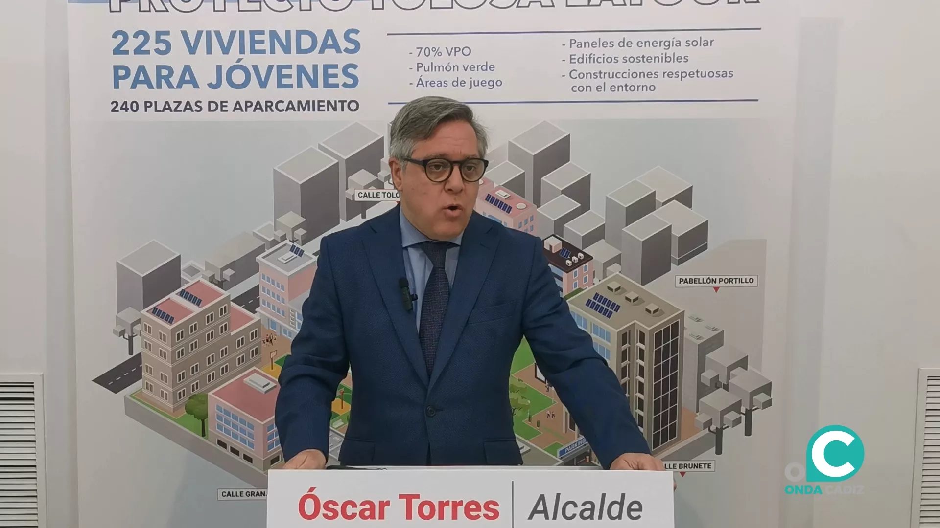 Óscar Torres durante la presentación de su proyecto este lunes