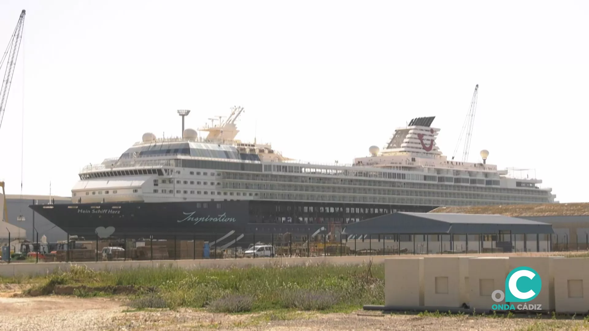 El Mein Schiff Herz ha sido trasladado al astillero de Puerto Real por cuestiones logísticas y de operatividad 