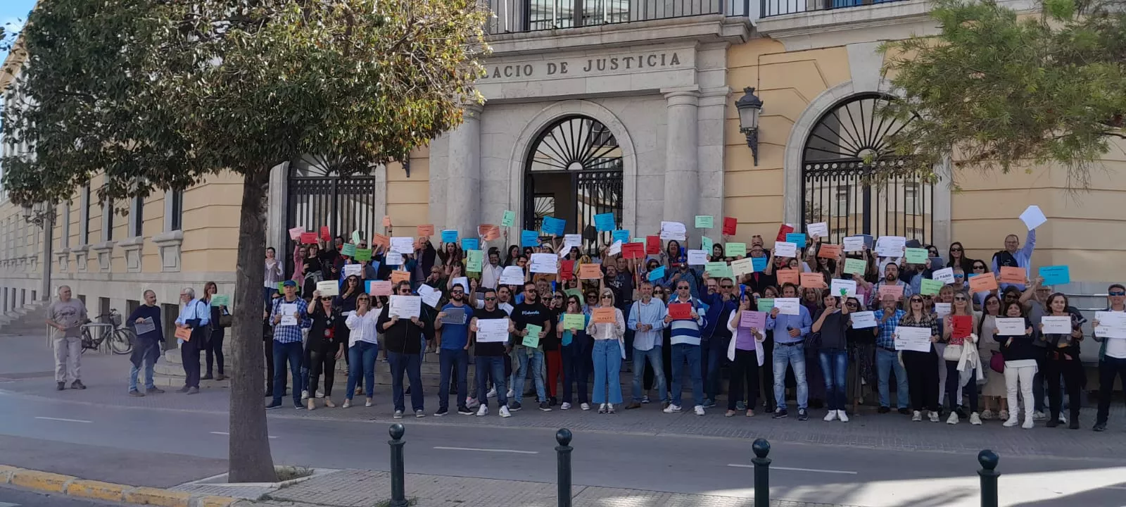 Protesta STAJ en Audiencia provincial