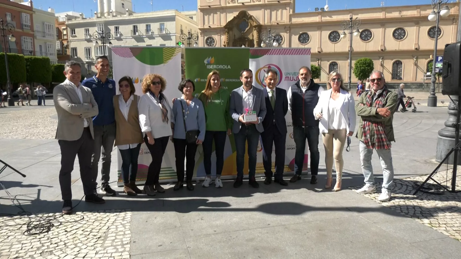 Entidades y administraciones participantes en el Tour Universo Mujer en Cádiz 