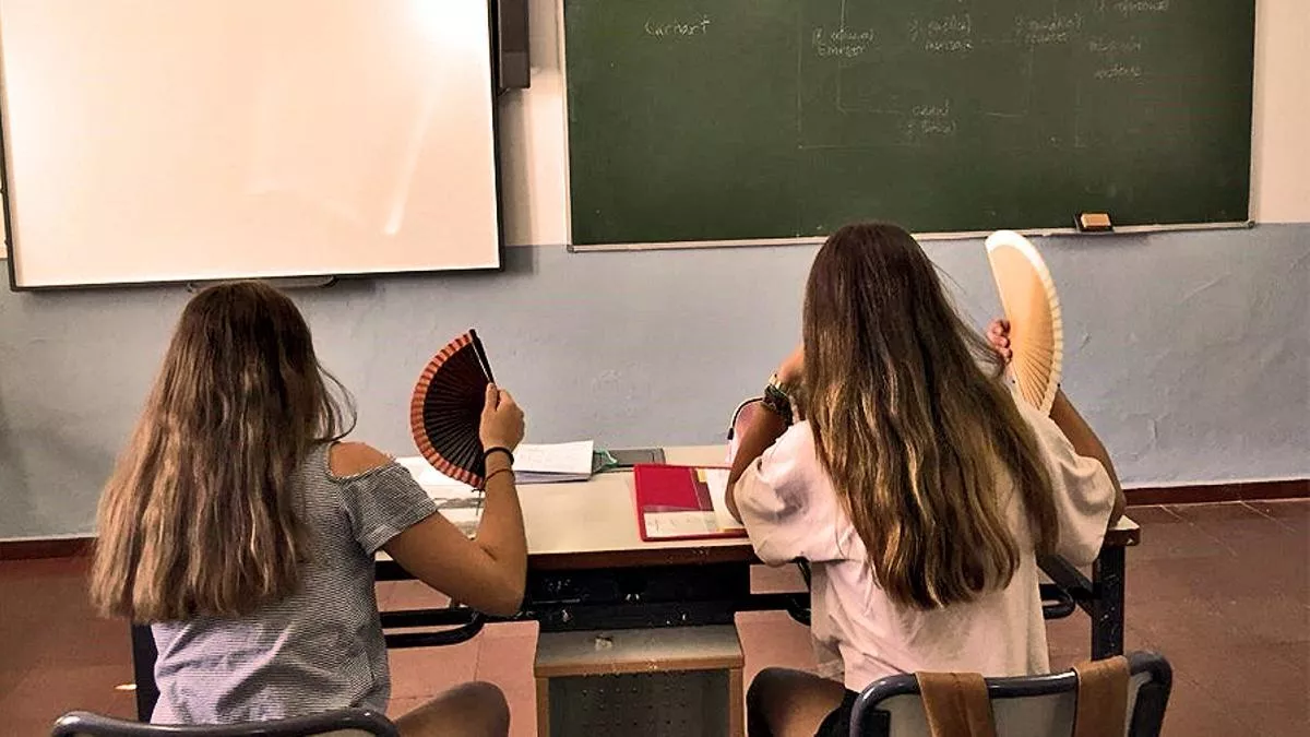 La concejala de Enseñanza pide que la Consejería asuma sus competencias en materia de Educación