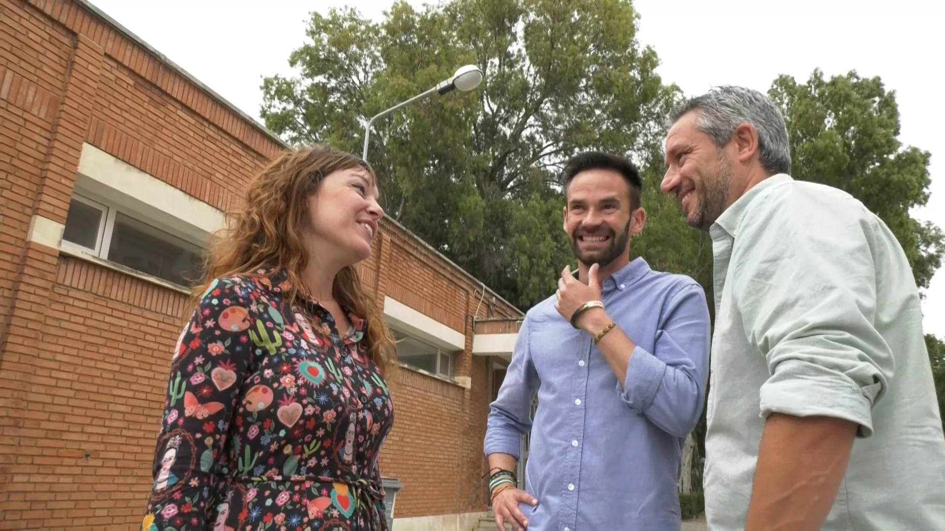 Miembros de la candidatura de Adelante Izquierda Gaditana en los depósitos de tabaco