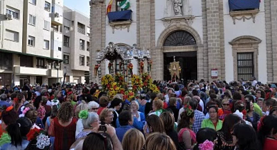 La hermandad de Cádiz antes de emprender su salida hacia la Aldea.