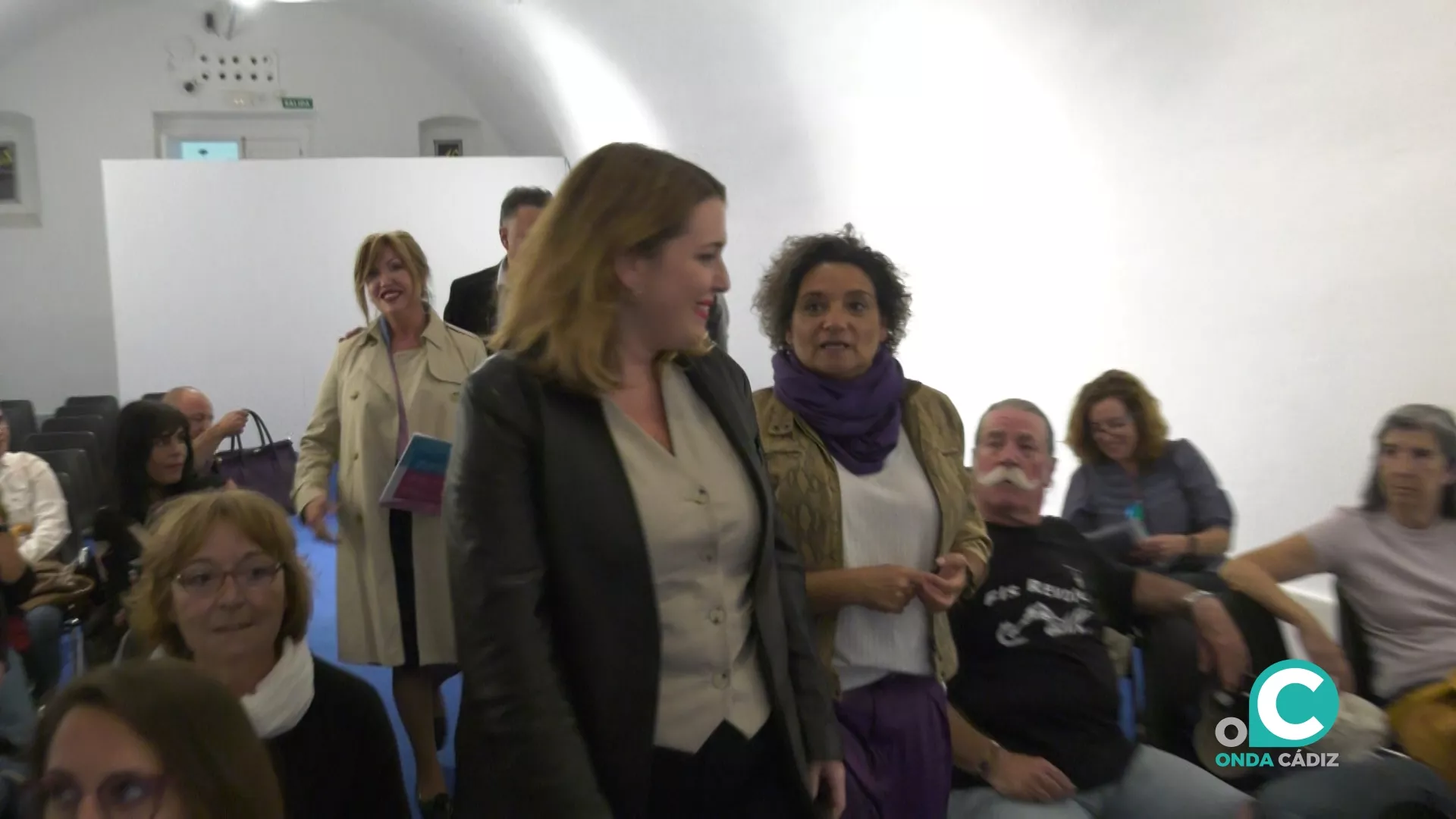 La Secretaria de Igualdad, Ángela Rodríguez 'Pam' junto a la candidata de Podemos en Cádiz, Marina Liberato