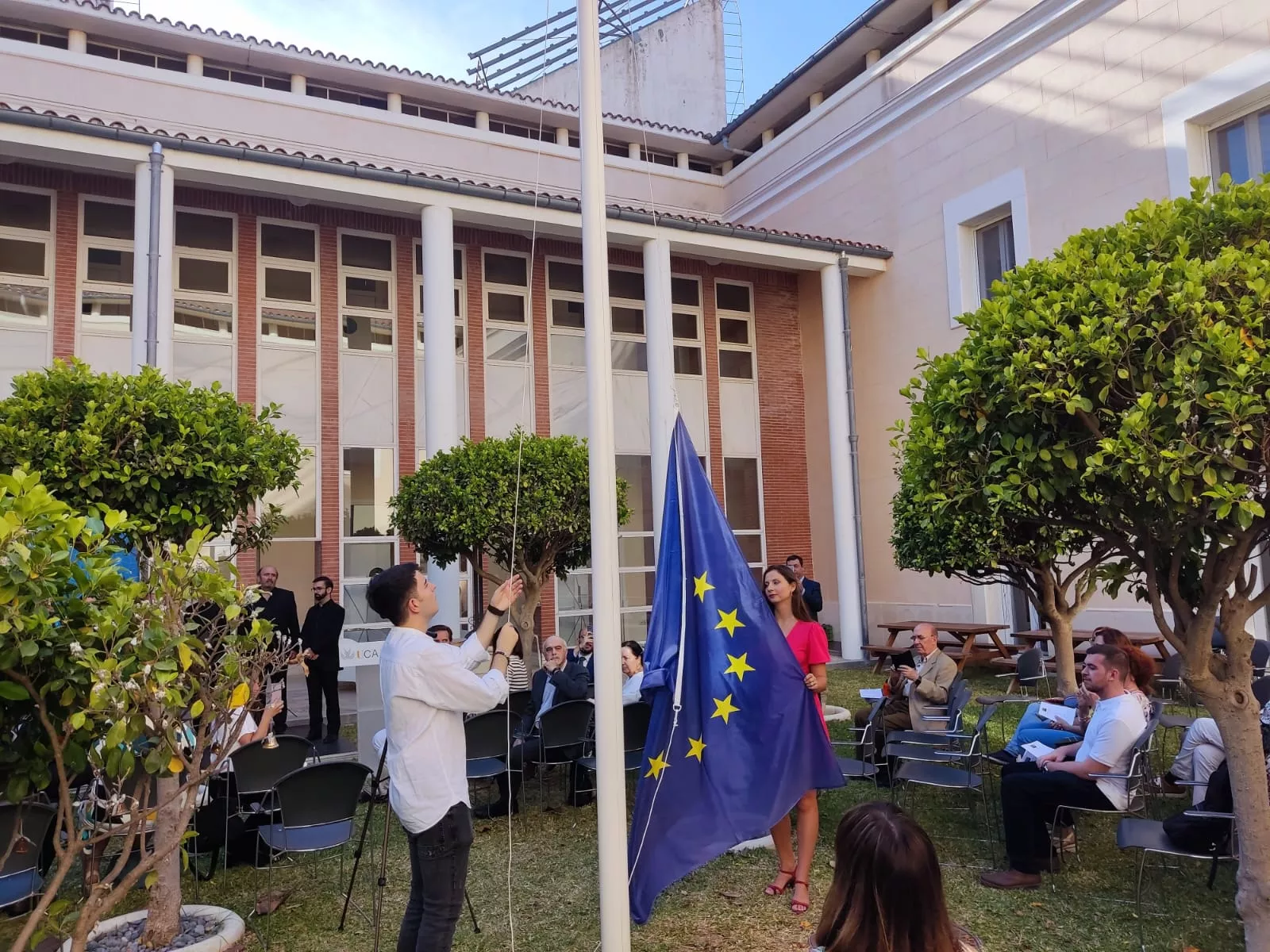 La Universidad de Cádiz trabaja con la comunidad en formación académica