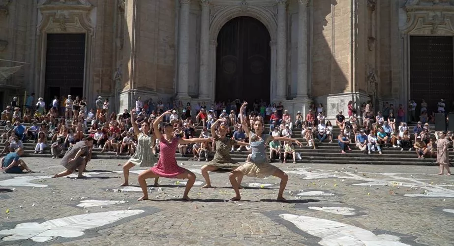 El Garaje de Pablo Fornell, Albacalí, y el Conservatorio de Danza Maribel Gallardo inaguran la cita con el baile 