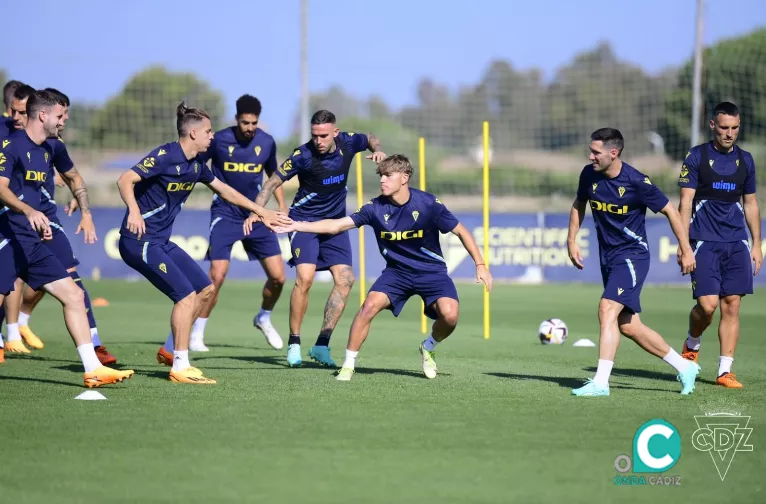 Imagen del último entrenamiento desarrollado en la Ciudad Deportiva Bahía de Cádiz este sábado (Foto: CádizCF)