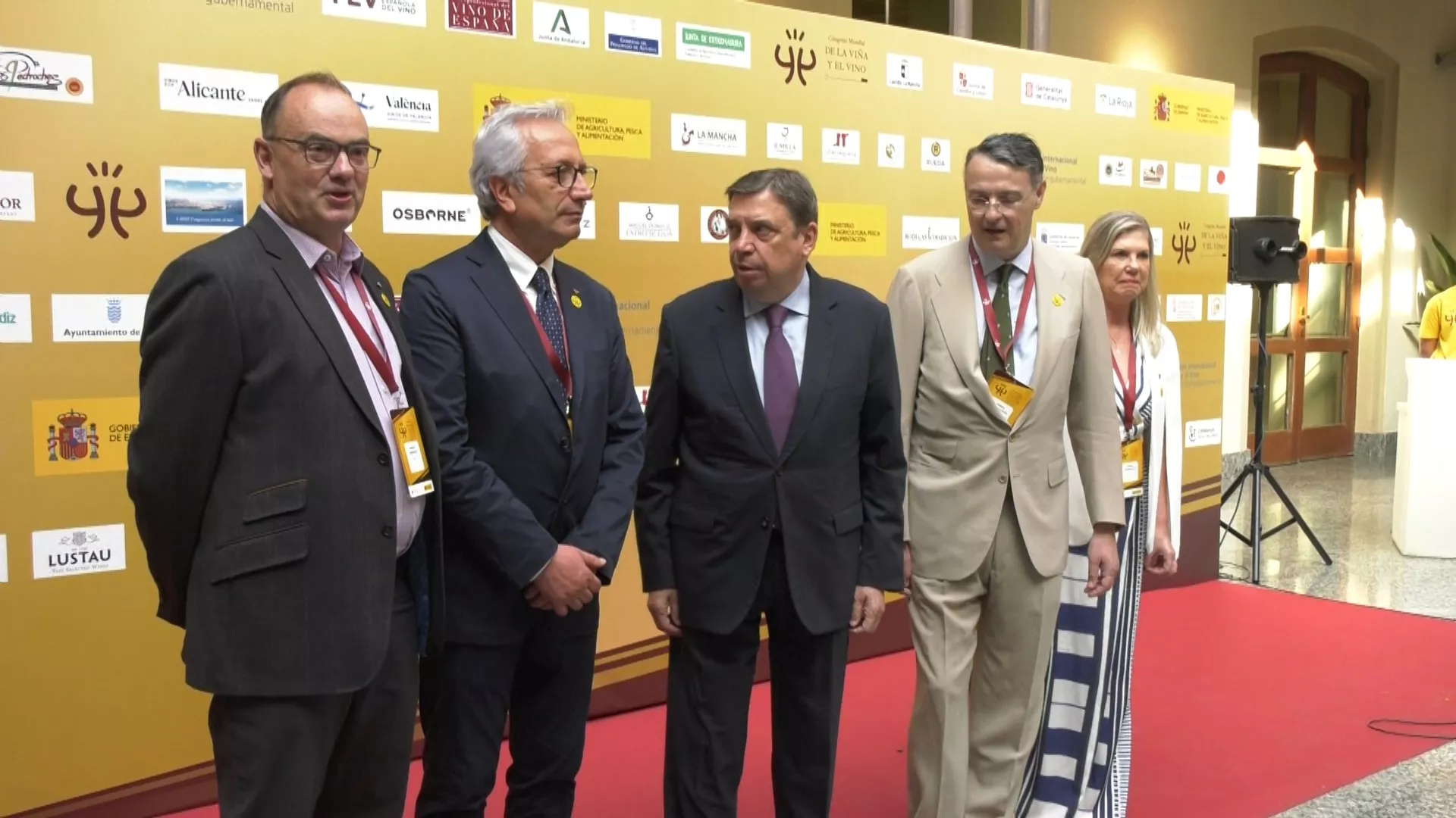 El ministro de Agricultura, Luis Planas, inaugura en Cádiz el Congreso Mundial de la Viña y el Vino