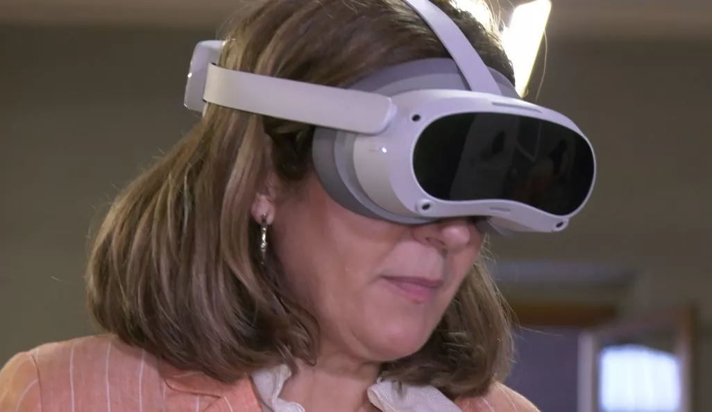 La consejera de empleo anuncia el uso de gafas virtuales para la búsqueda de empleo.