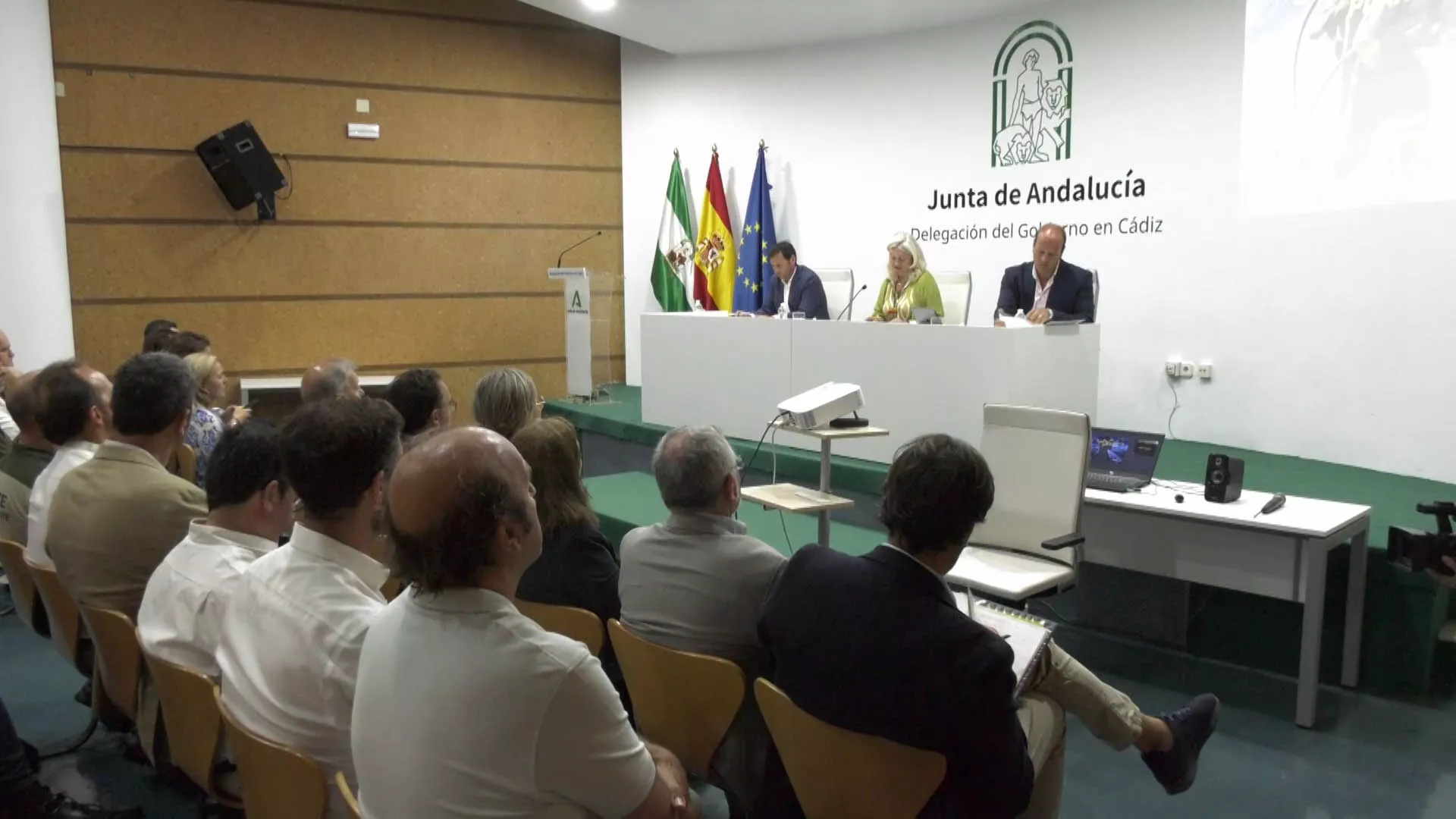 La delegada de la Junta en Cádiz ha presidido la primera reunión del comité asesor provincial del plan Infoca