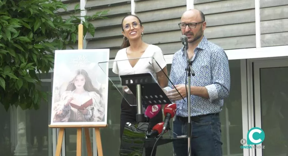 Lola Cazalilla y Alejandro Luque durante la presentación de la Feria del Libro en el ECCO 