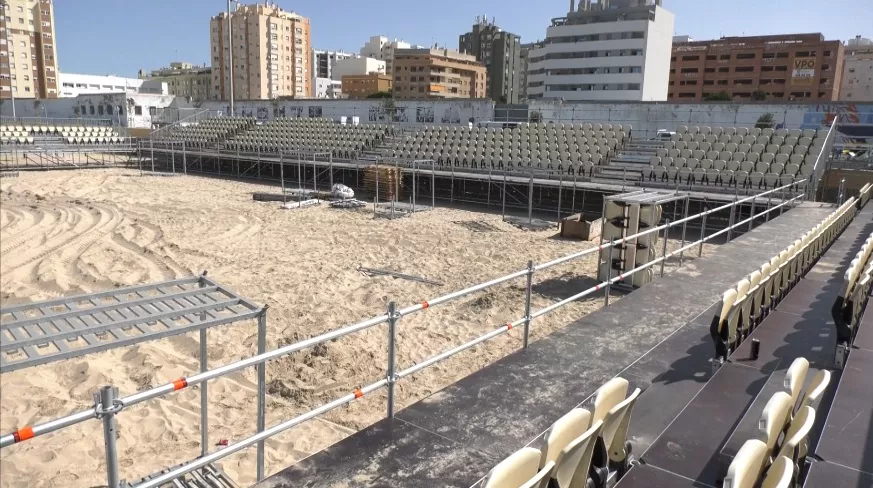 El Cádiz Arena se prepara para abrir el calendario deportivo del verano en la Victoria.