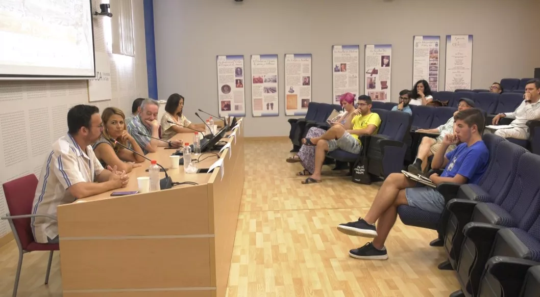 Los cursos de verano de la UCA se paran a analizar la censuro y el control del Carnaval de Cádiz