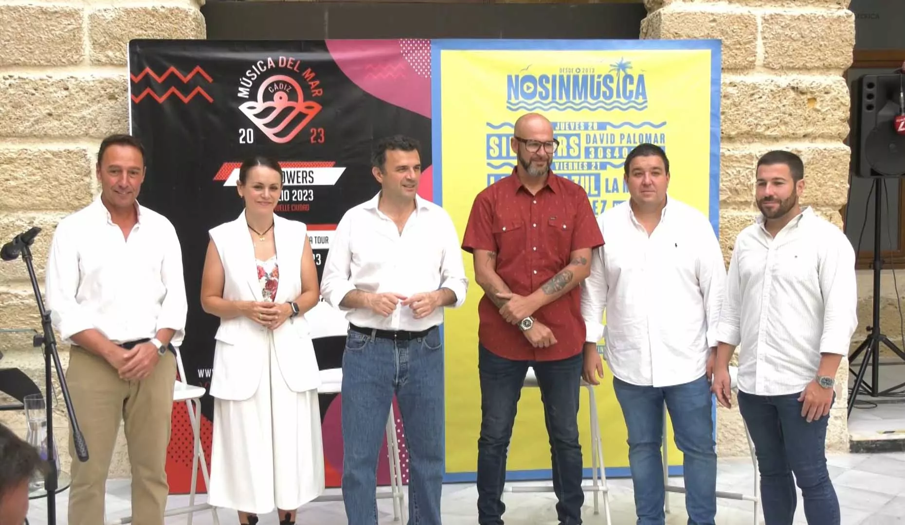 El alcalde de Cádiz, junto a sus tenientes de alcalde de Urbanismo y Turismo, y promotores de los Festivales durante la presentación de los dos ciclos