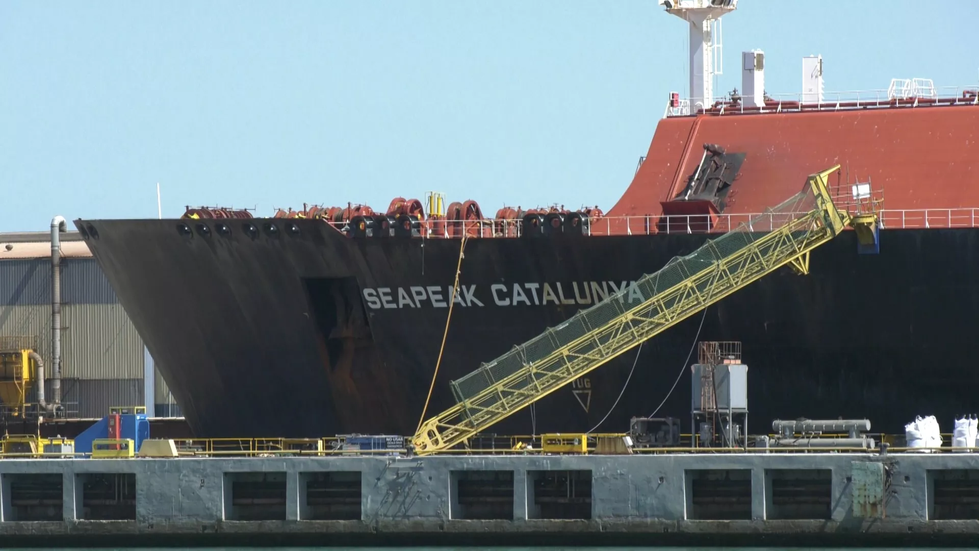 El gasero afronta su reparación en el astillero de Cádiz 