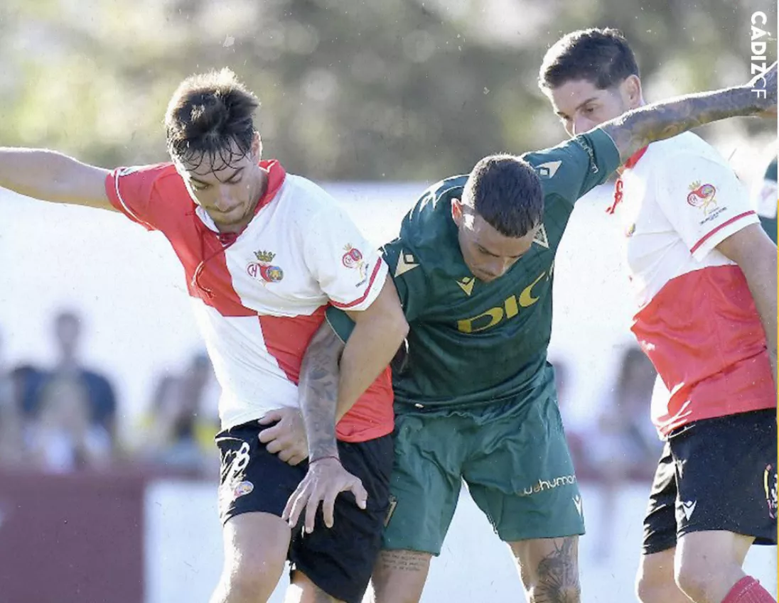 Roger Martí anotó tres goles en la primera mitad (Foto: Cádiz CF)