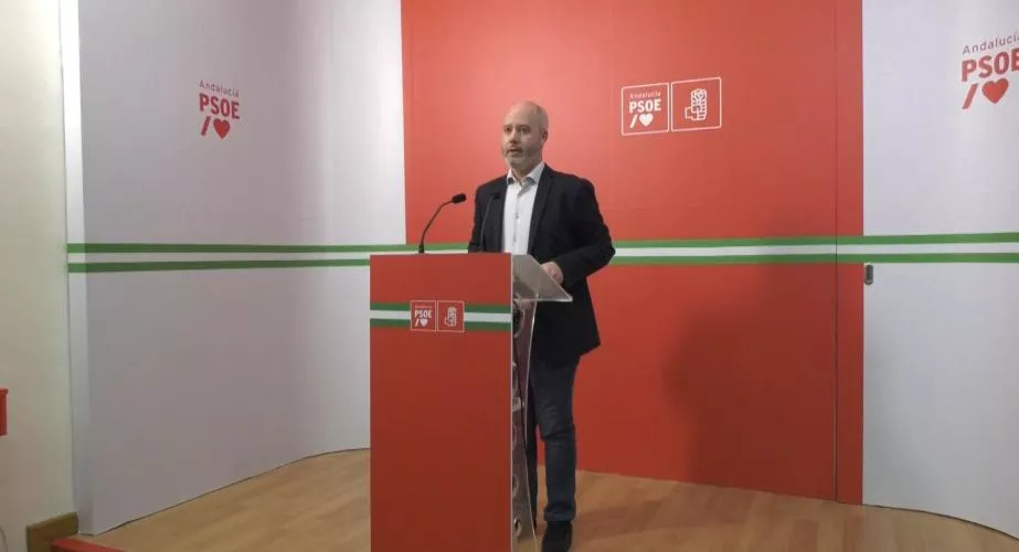 El cabeza de lista al Senado por la provincia de Cádiz, José Ramón Ortega. Ortega refuerza la figura del PSOE como la verdadera apuesta por Cádiz