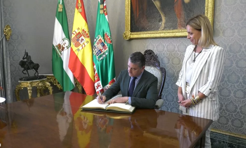 Antonio Sanz sobre Valcárcel: "El convenio puede ser firmado de manera inminente"