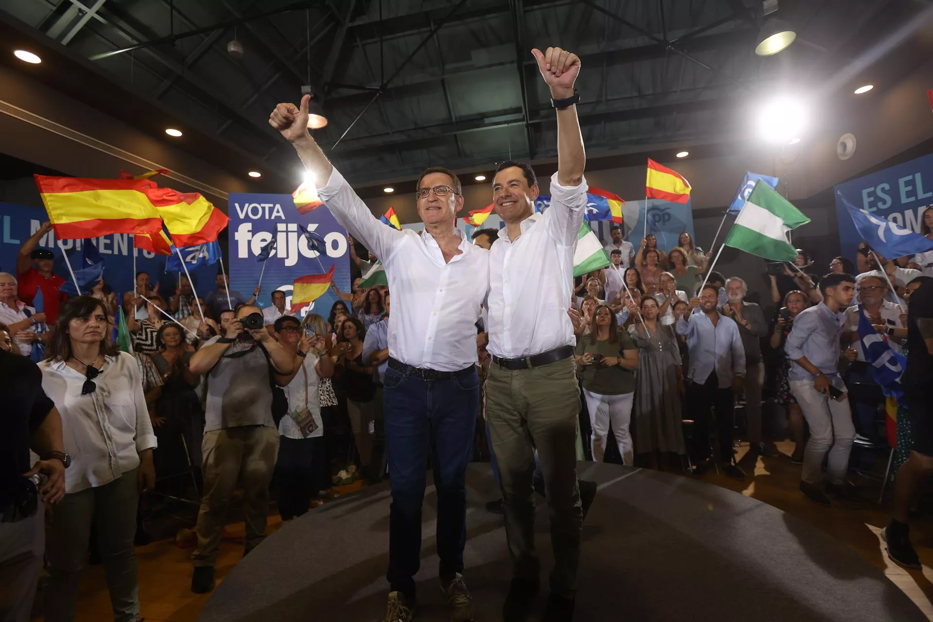 Nuñez Feijóo con Moreno bonilla en un acto de campaña 