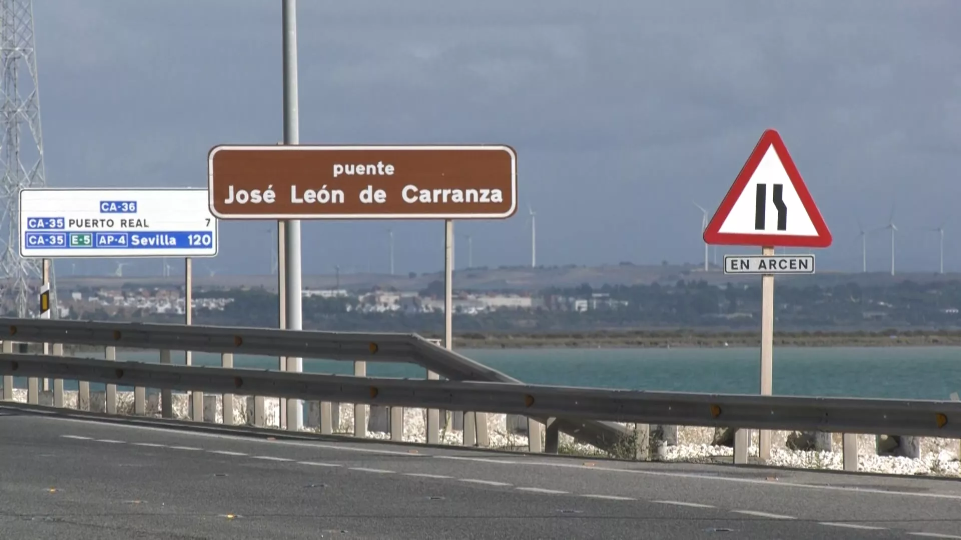 Los camiones con carga mayor de 20t no pueden acceder al Puente Carranza 