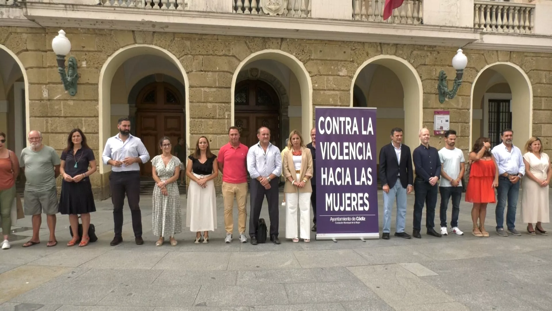 Silencio en Cádiz para condenar el último asesinato machista en Almería