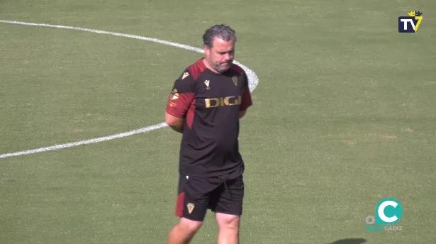 El técnico Sergio González durante la última sesión desarrollada en la Ciudad Deportiva Bahía de Cádiz