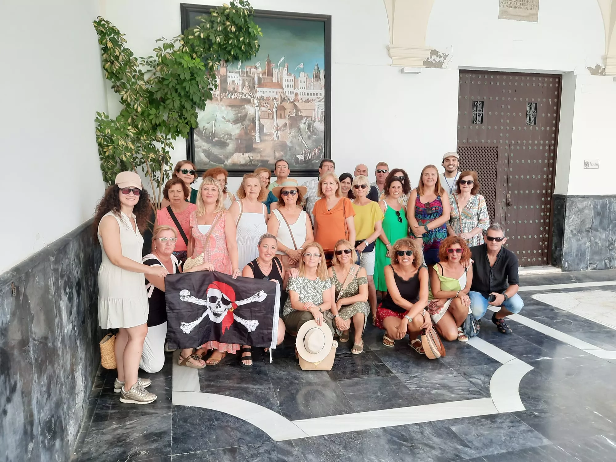 Foto de familia tras la ruta "Cádiz Pirata".