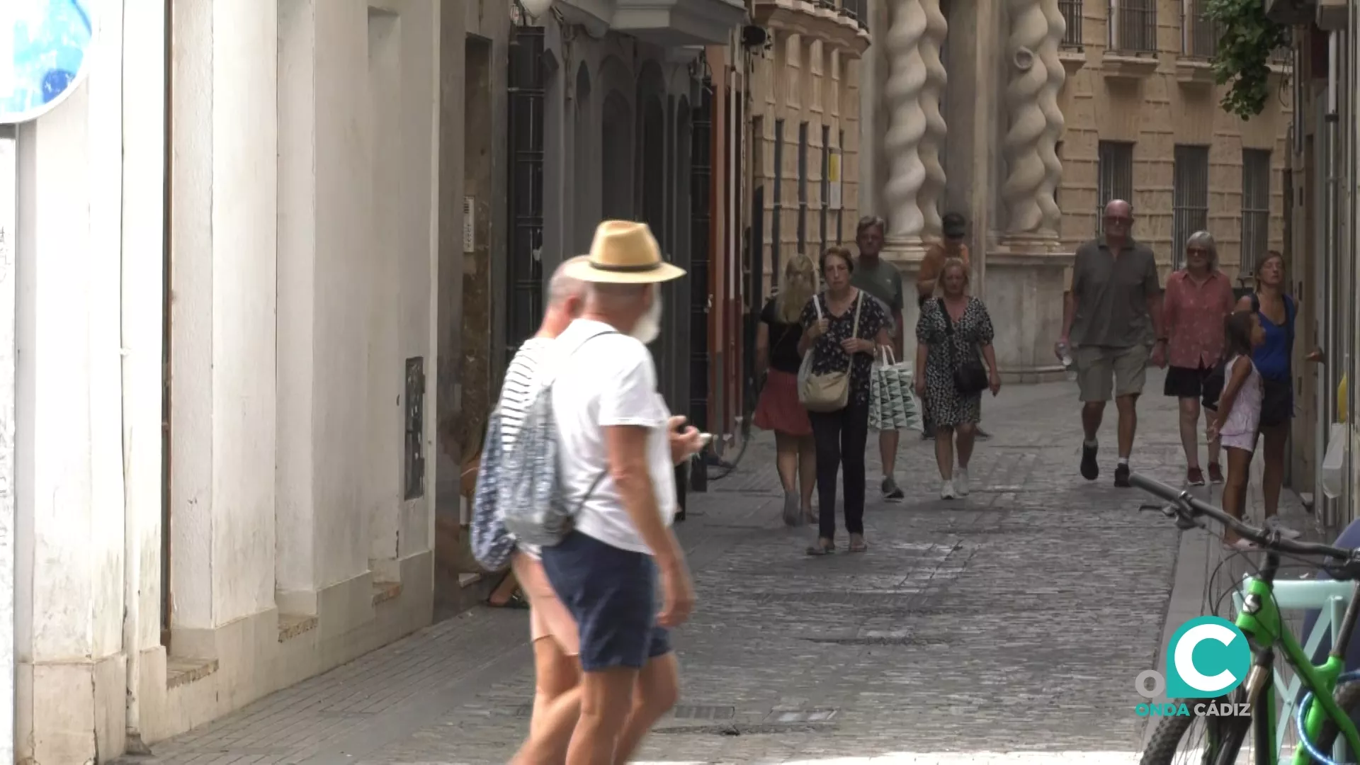 Turistas por las calles de Cádiz 