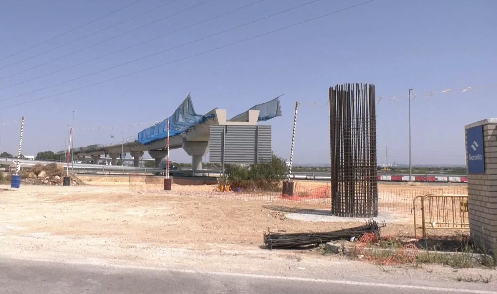 La conexión ferroviaria con el Bajo de la Cabezuela está a falta solo de colocar dos tramos para completar el viaducto