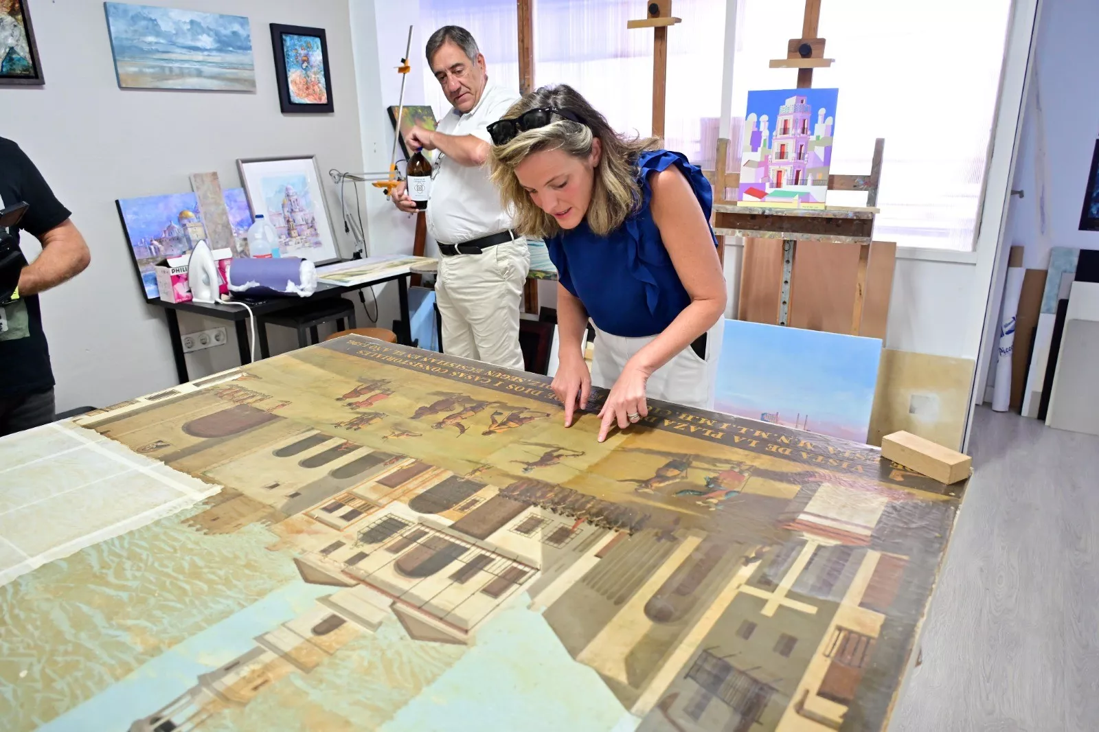 Maite González ha visitado el estudio donde se está realizando la restauración para comprobar el estado de la obra.