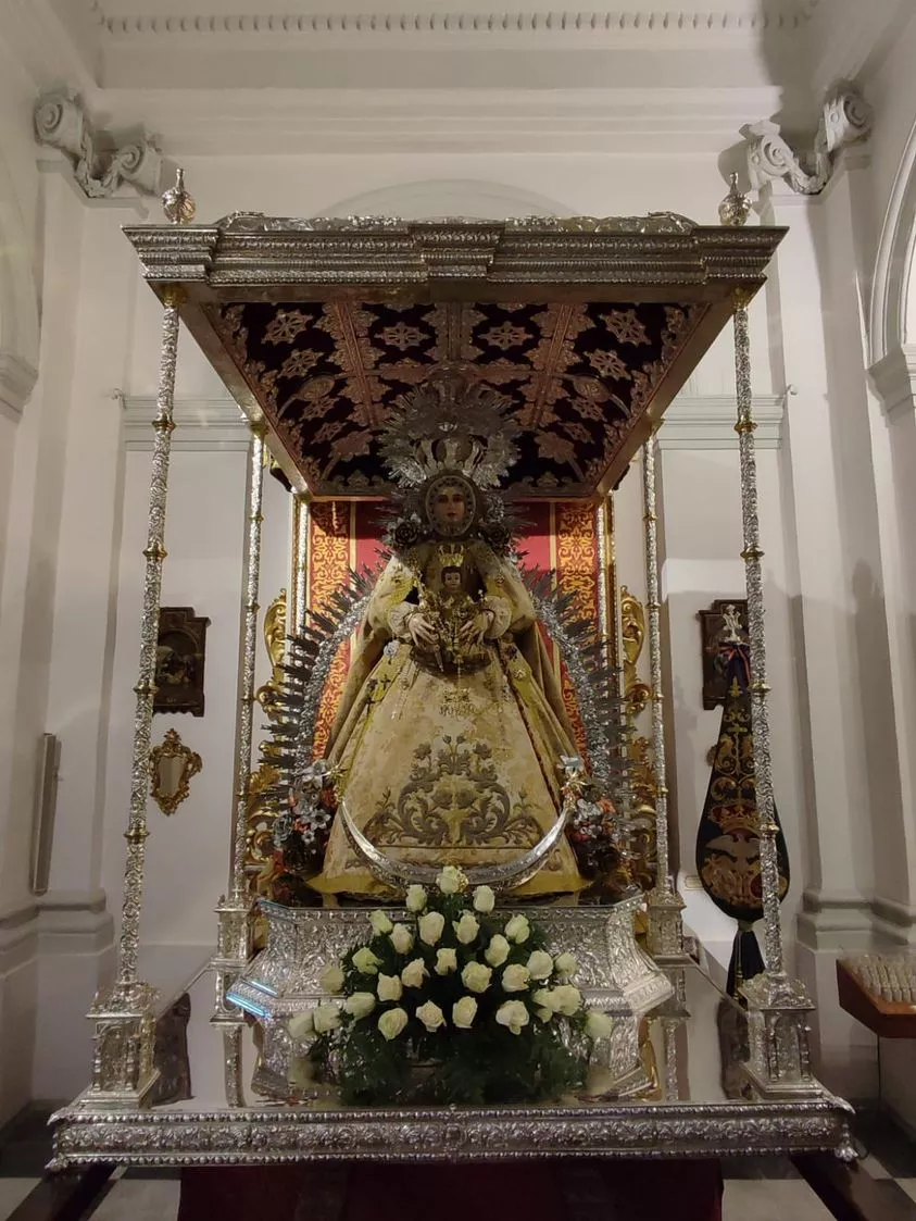 La corporación a sustituído la tradicional procesión por este rosario