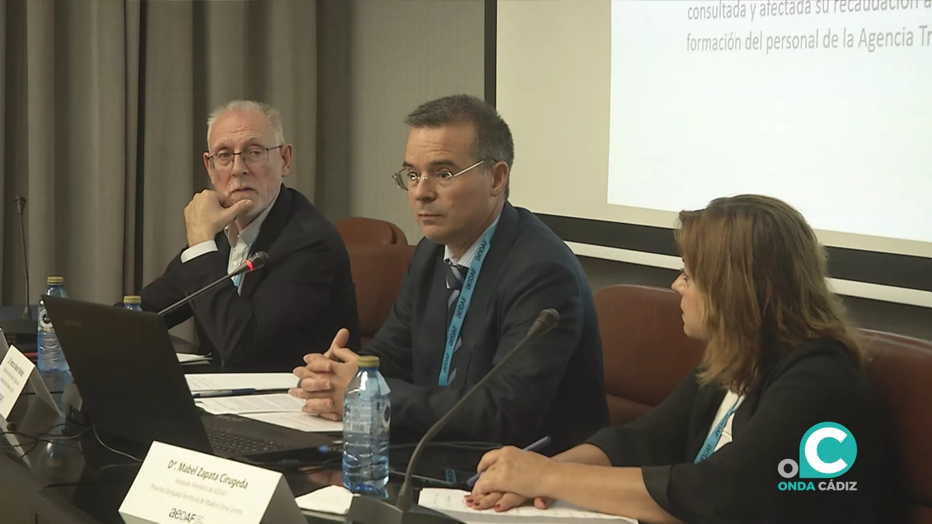 El encuentro se ha llevado a cabo en el Colegio de Abogados de Cádiz.