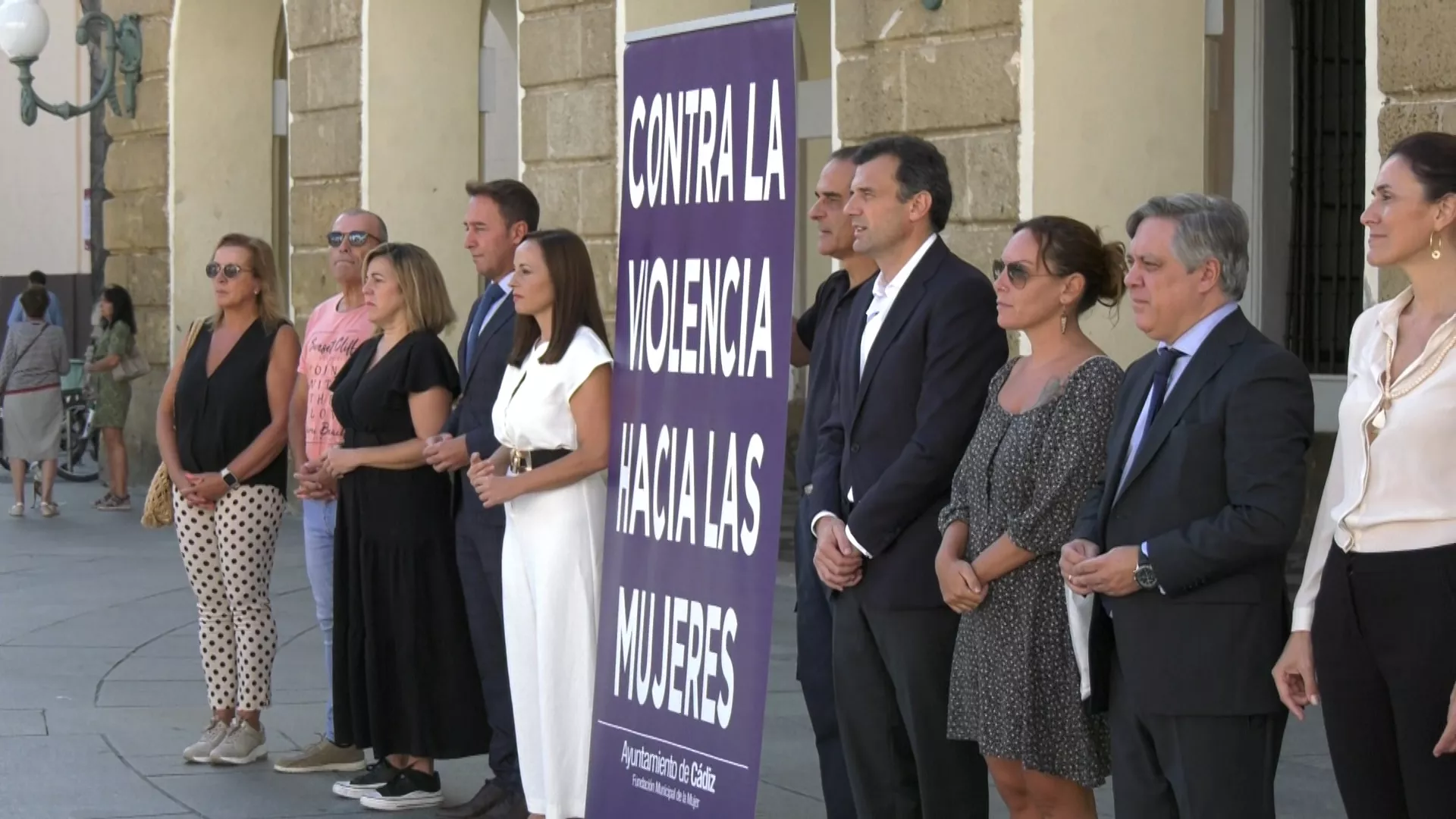 El minuto de silencio ha tenido lugar este martes a las 12:00h.