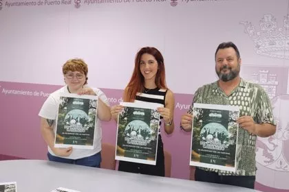 Las callejeras del carnaval de Cádiz celebran una noche solidaria en beneficio de las Canteras de Puerto Real.