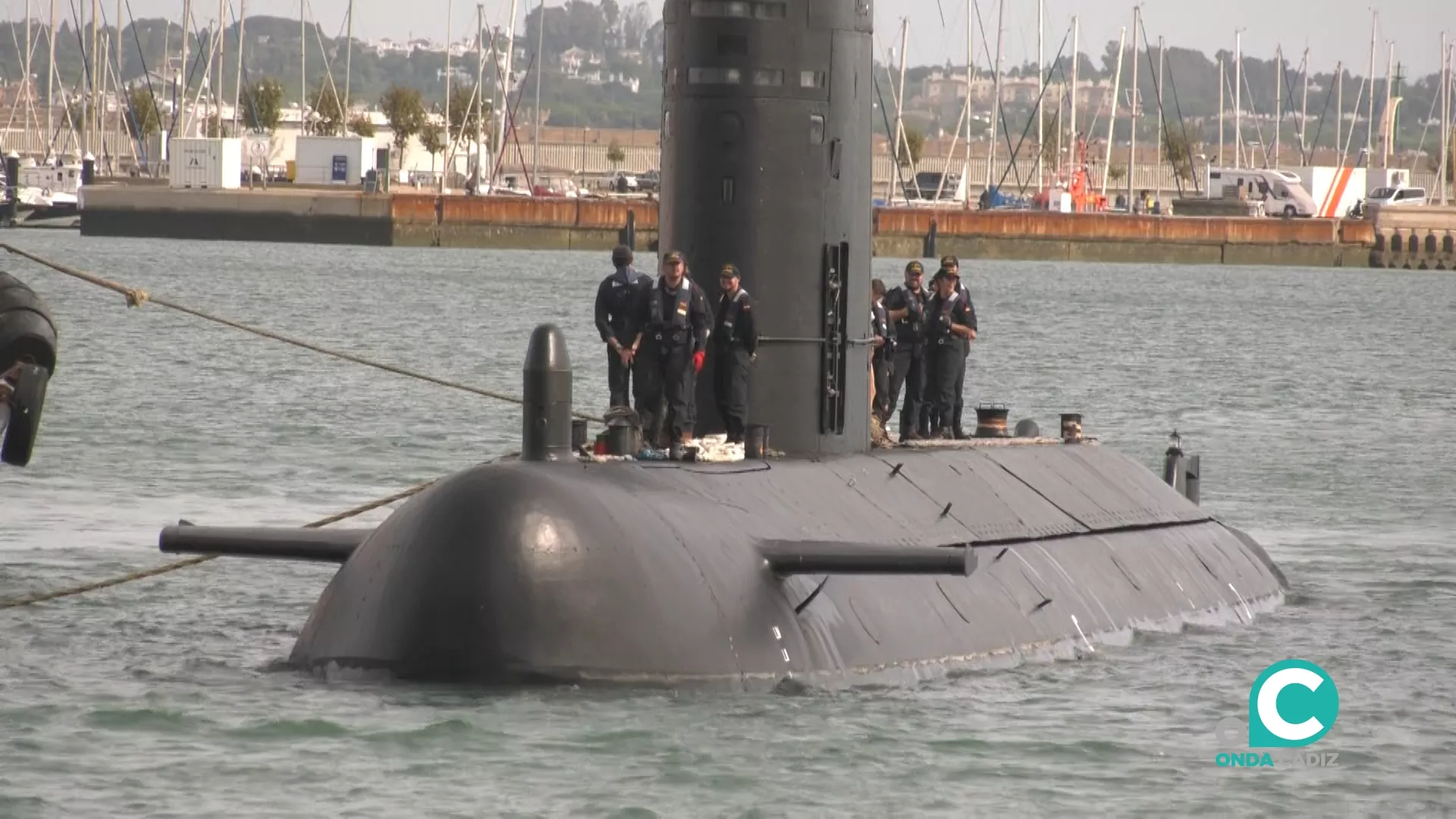 Submarino 'Galerna' llegando al muelle de Cádiz