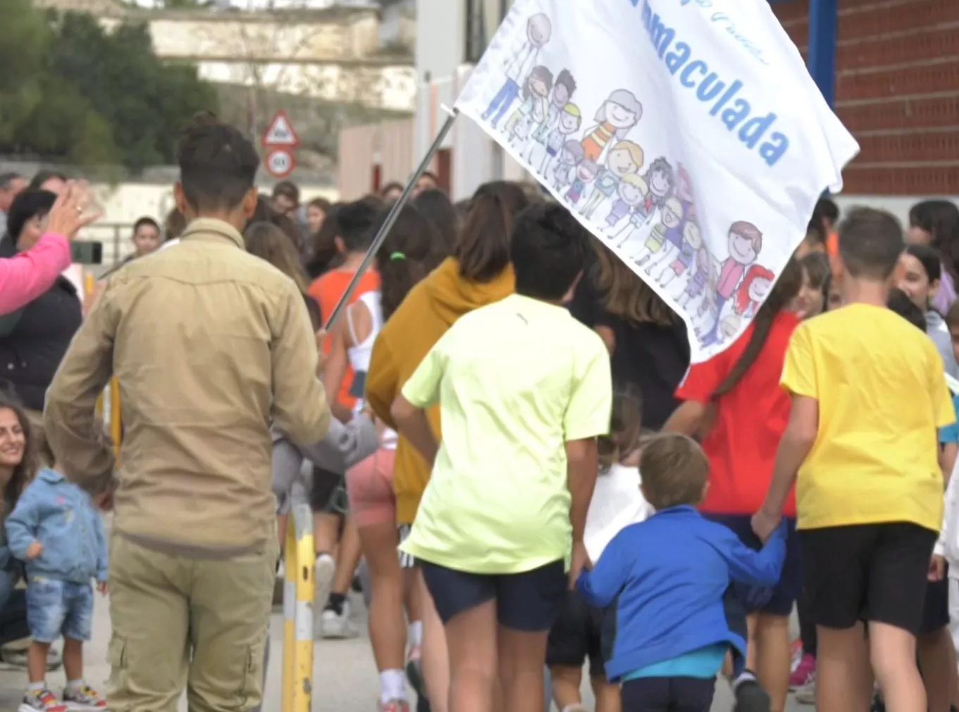 Los alumnos del colegio La Inmaculada ha celebrado una carrera solidaria