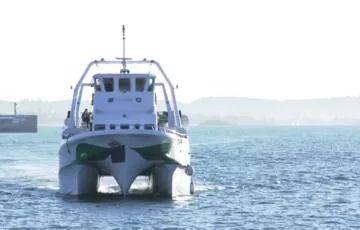 Catamarán de la Bahía de Cádiz. 