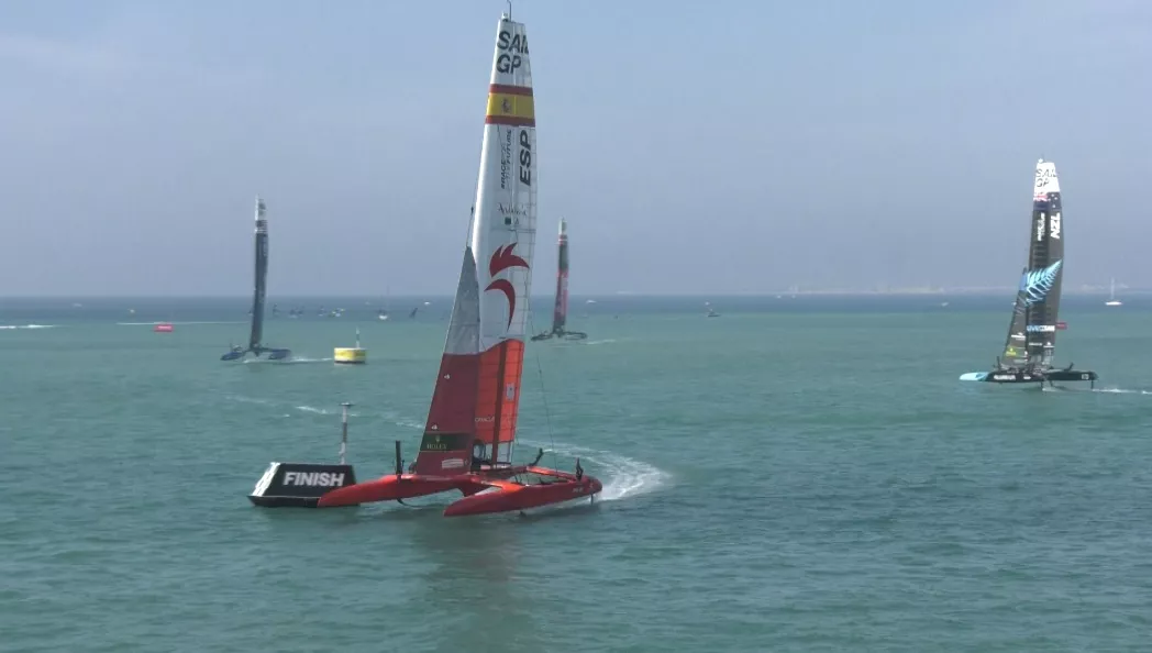 El equipo español de Sail GP en tercera posición de la clasificación tras ganar la primera carrera de esta jornada.