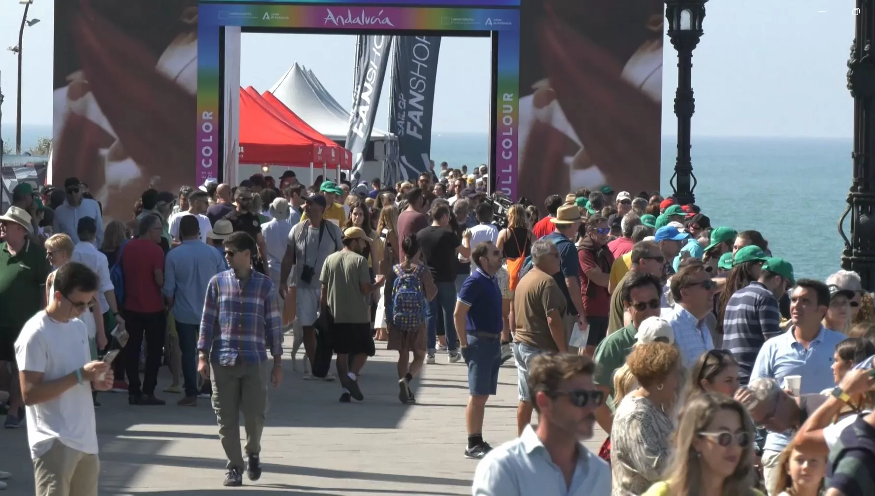 La asistencia multitudinaria a la Sail GP y la coincidencia con el puente festivo provocó que se colgará el cartel de completo en los hoteles de la capital y buena parte de la provincia.