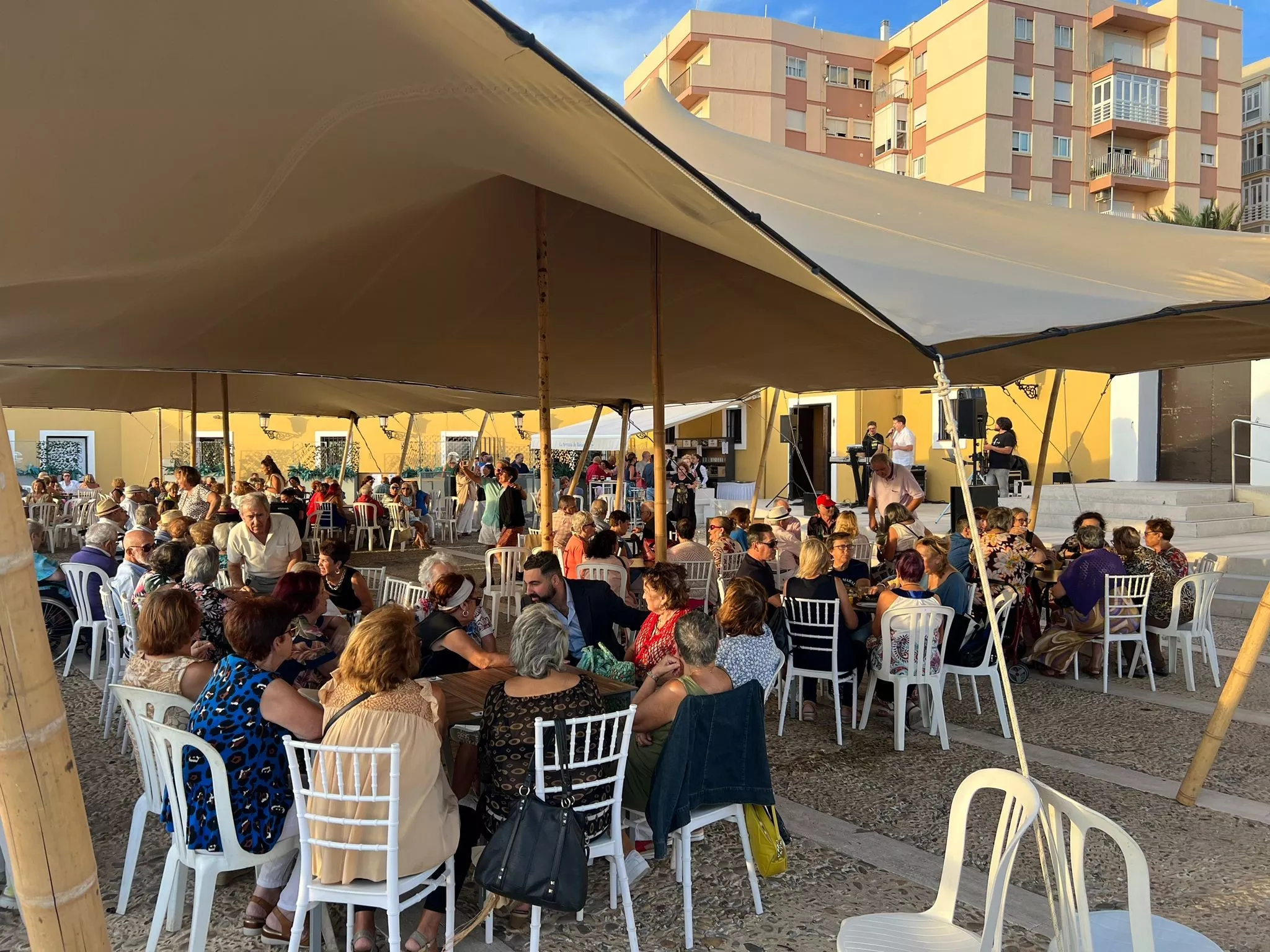 Imagen de la jornada de convivencia de personas mayores celebrada en el Baluarte de los Mártires