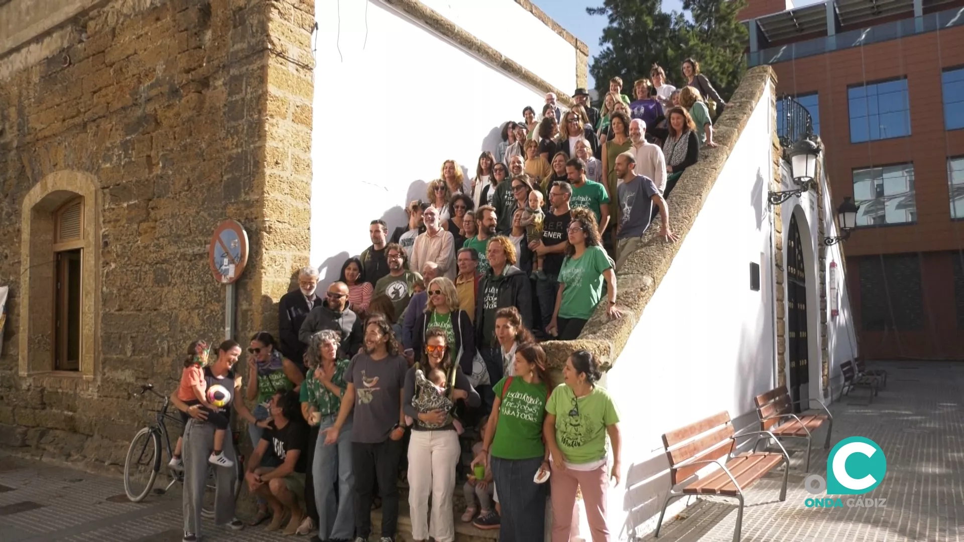 Foto de familia durante el encuentro en las bovedas del CEIP Celestino Mutis 