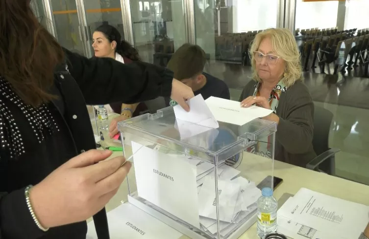 La Universidad de Cádiz decide su futuro.