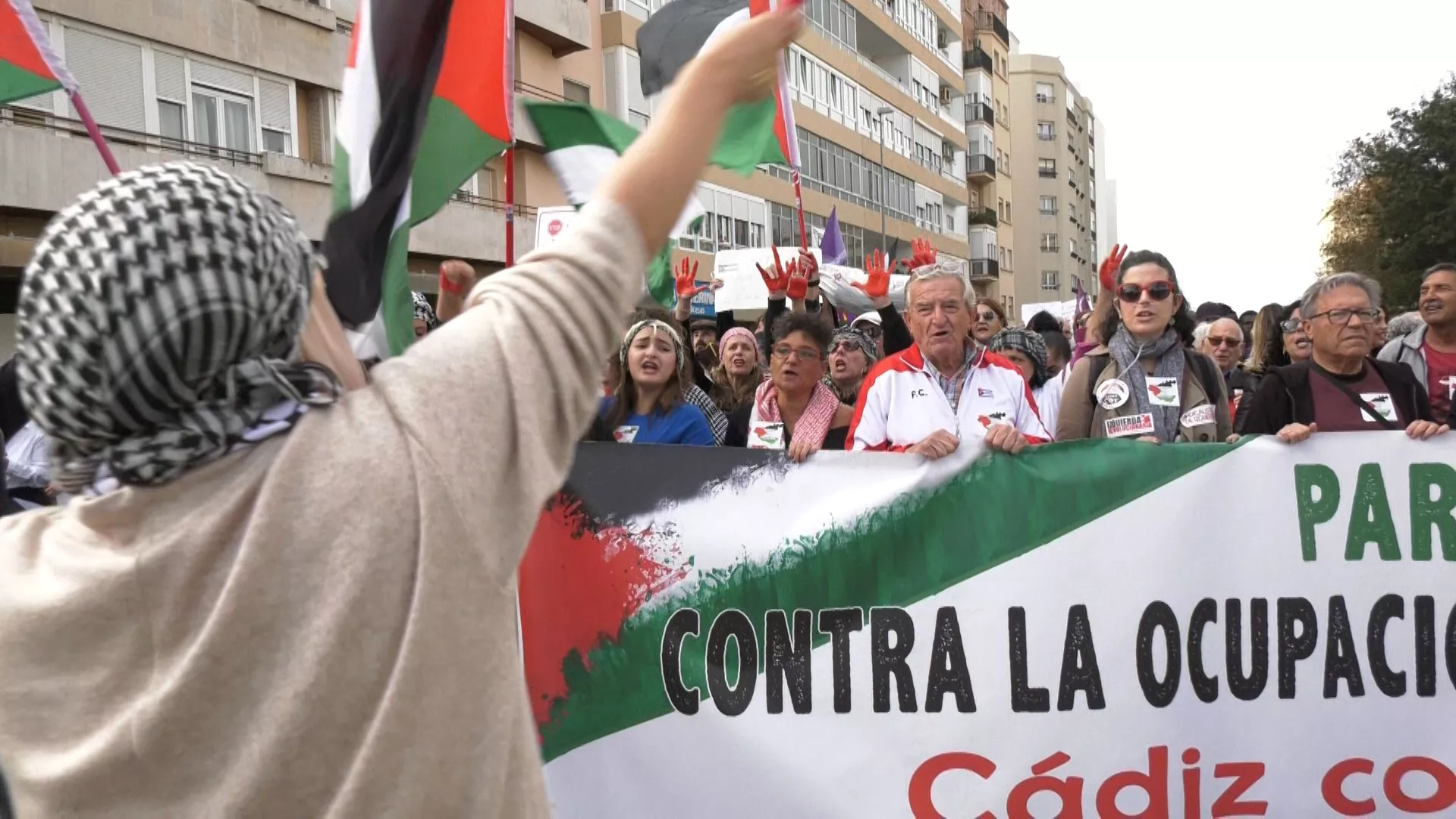 Manifestación multitudinaria en apoyo al pueblo palestino por las calles de Cádiz